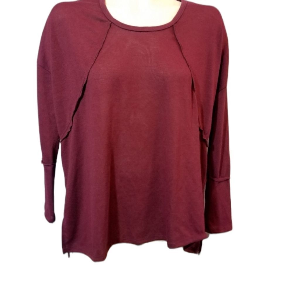 Forgotten Grace Burgundy‎ Raw Hem Top Size Small
